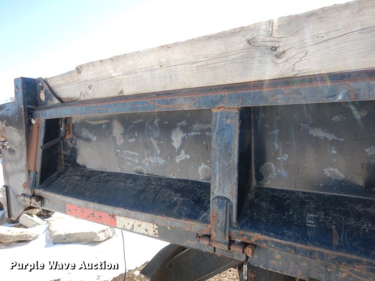 image for item DH8844 1994 International 4900  dump flatbed truck