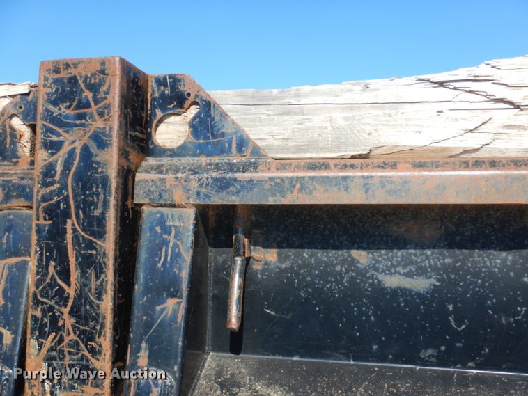 image for item DH8844 1994 International 4900  dump flatbed truck