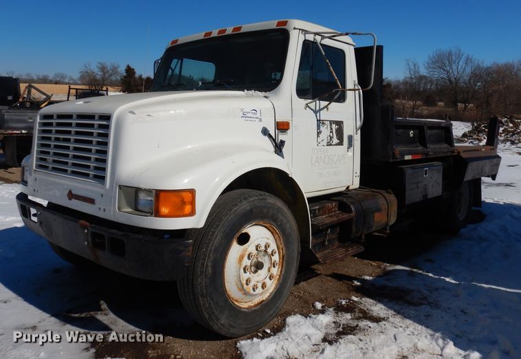 image for item DH8899 1995 International 4700  dump flatbed truck
