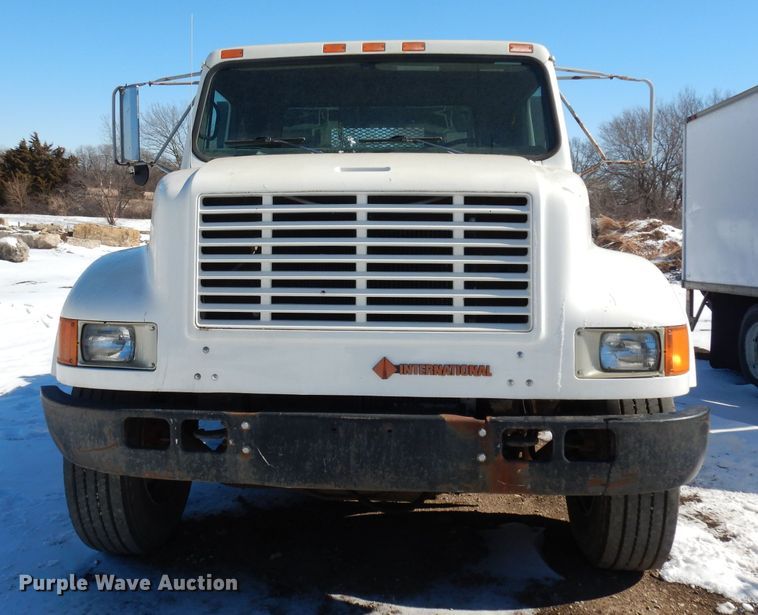 image for item DH8899 1995 International 4700  dump flatbed truck