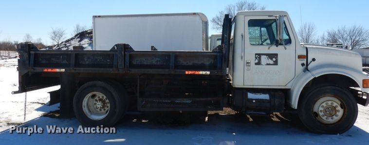 image for item DH8899 1995 International 4700  dump flatbed truck