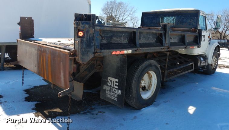 image for item DH8899 1995 International 4700  dump flatbed truck