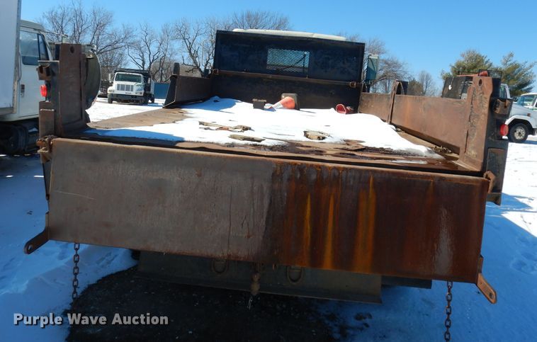image for item DH8899 1995 International 4700  dump flatbed truck