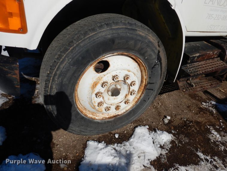 image for item DH8899 1995 International 4700  dump flatbed truck