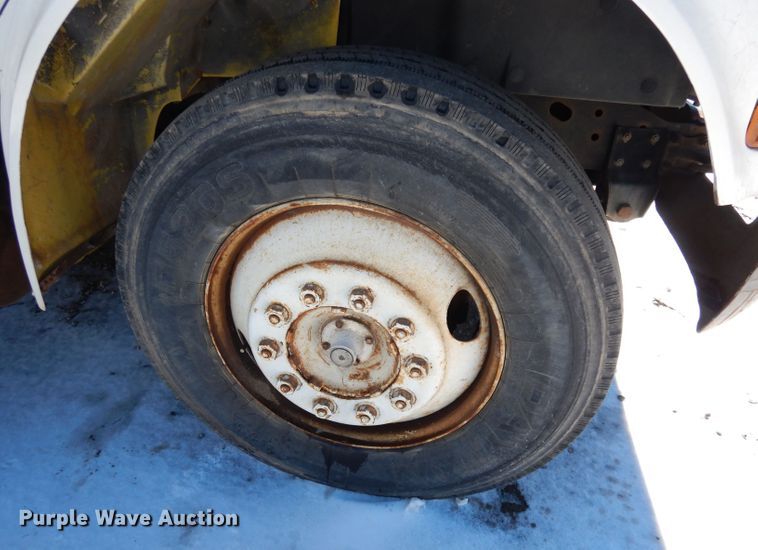 image for item DH8899 1995 International 4700  dump flatbed truck