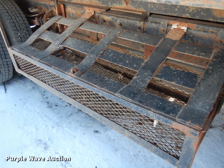 image for item DH8899 1995 International 4700  dump flatbed truck