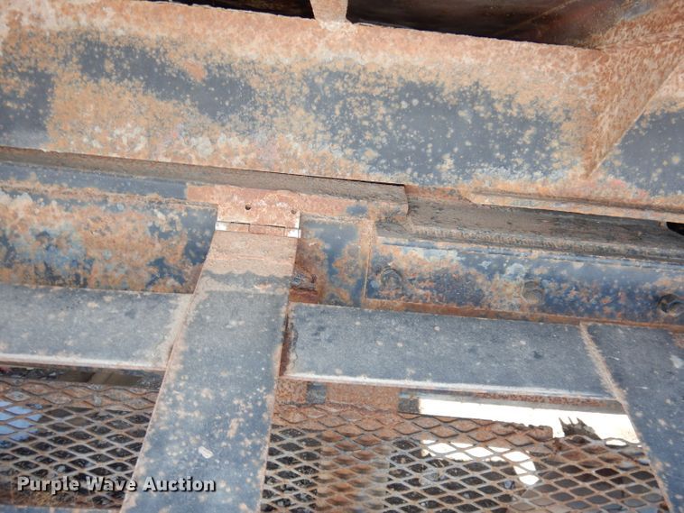 image for item DH8899 1995 International 4700  dump flatbed truck