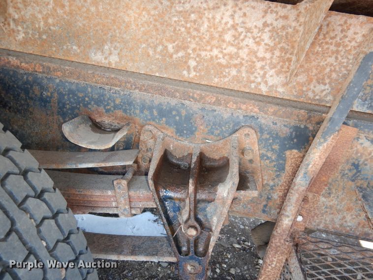 image for item DH8899 1995 International 4700  dump flatbed truck