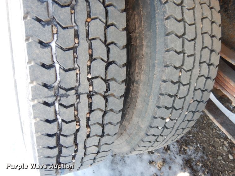 image for item DH8899 1995 International 4700  dump flatbed truck