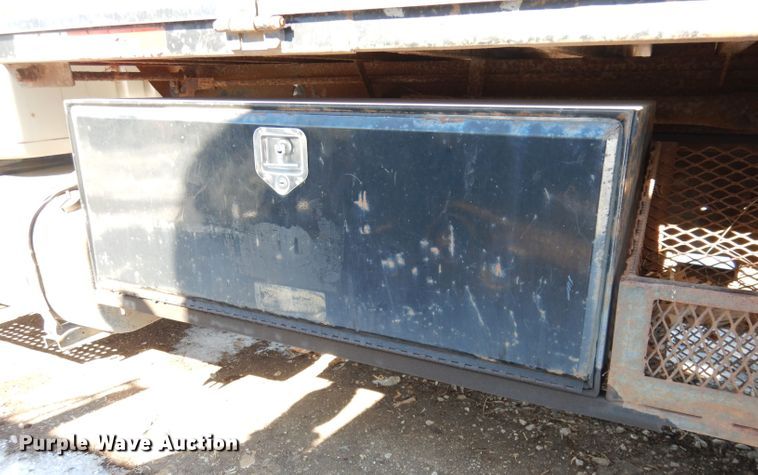 image for item DH8899 1995 International 4700  dump flatbed truck