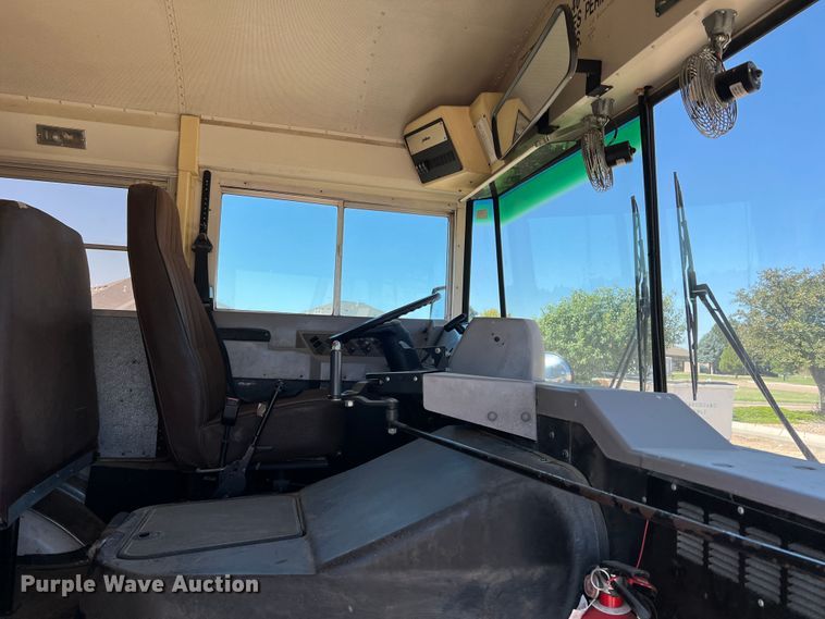 image for item DJ7713 1999 Amtran Genesis  school bus