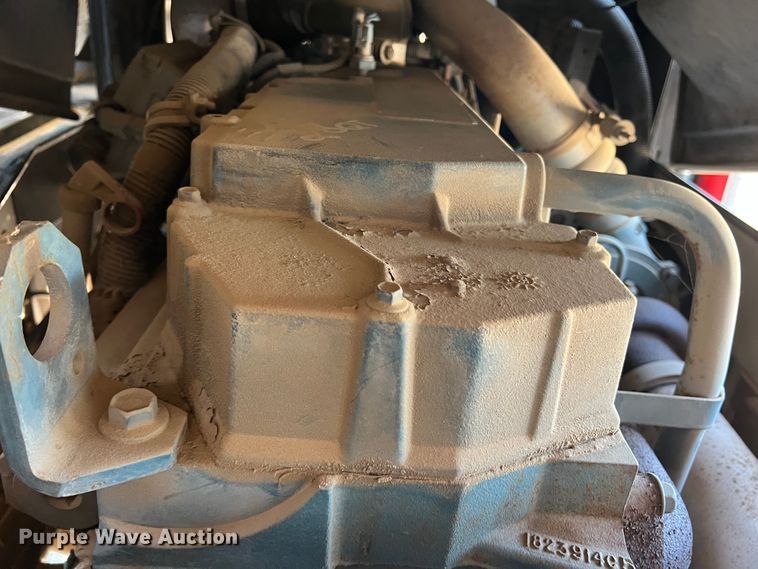 image for item DJ7713 1999 Amtran Genesis  school bus