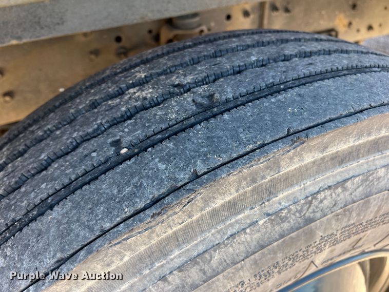 image for item DJ7713 1999 Amtran Genesis  school bus