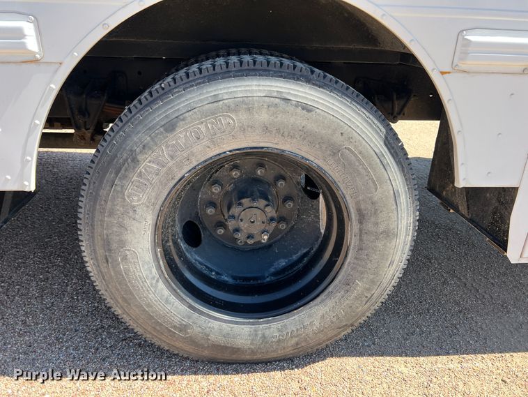 image for item DJ7713 1999 Amtran Genesis  school bus