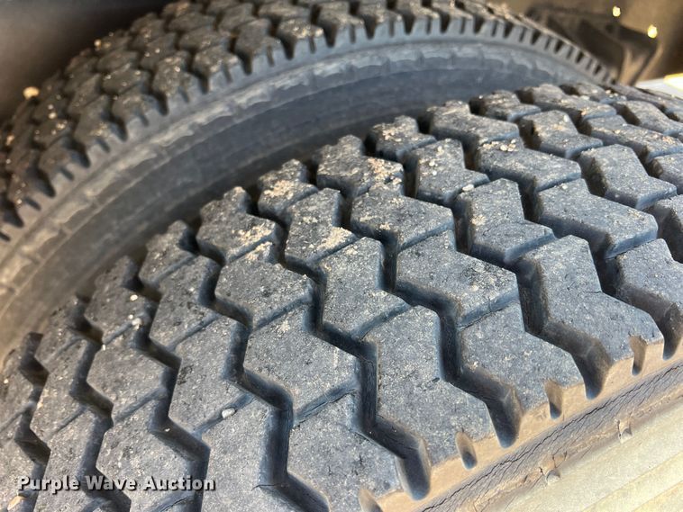 image for item DJ7713 1999 Amtran Genesis  school bus