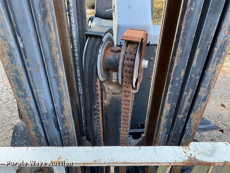 image for item DK6486 Yale GLP040  forklift