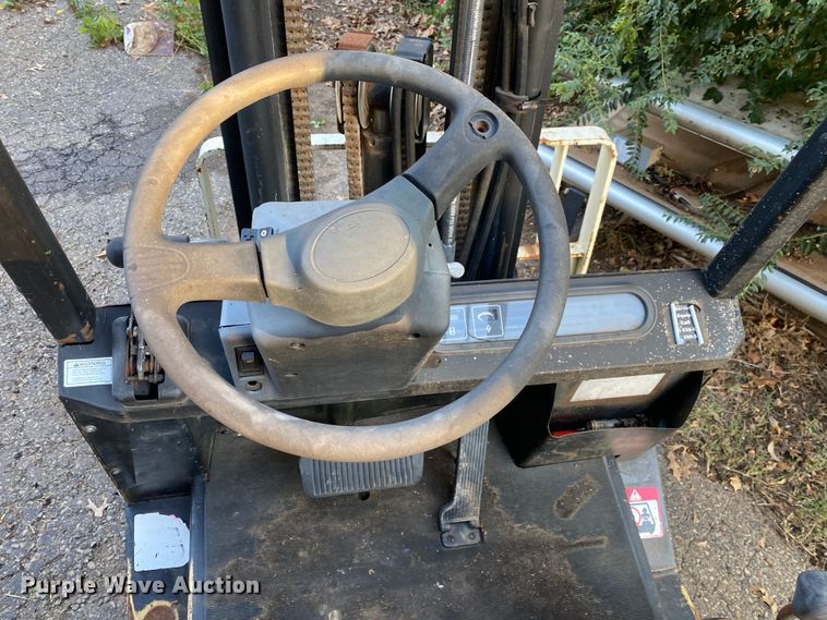 image for item DK6486 Yale GLP040  forklift