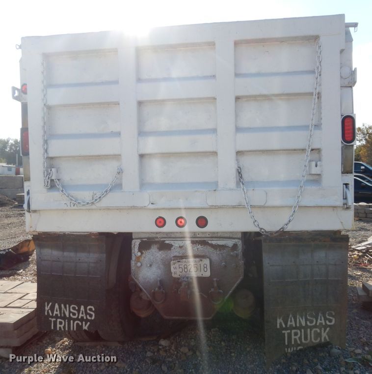 image for item DM3205 2006 GMC C8500  dump truck