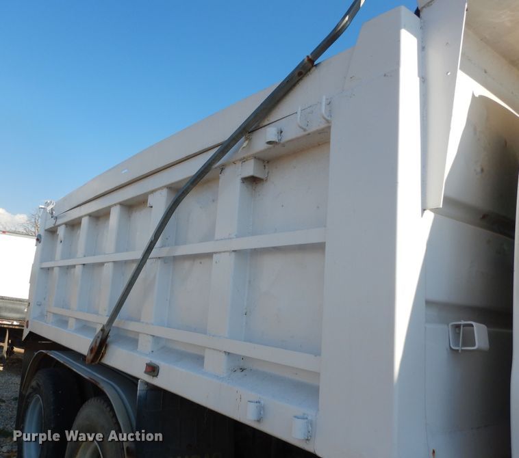 image for item DM3205 2006 GMC C8500  dump truck