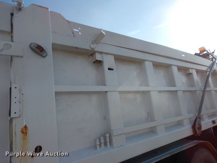 image for item DM3205 2006 GMC C8500  dump truck