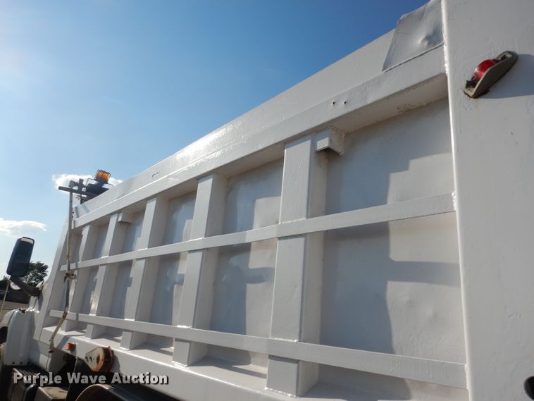 image for item DM3205 2006 GMC C8500  dump truck