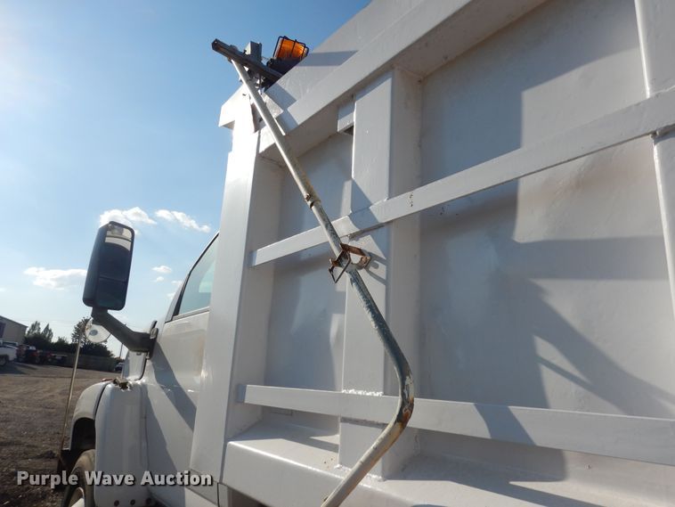 image for item DM3205 2006 GMC C8500  dump truck