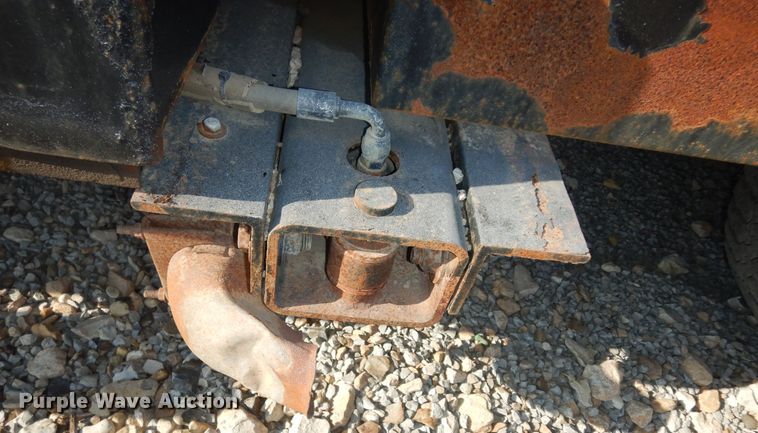 image for item DM3205 2006 GMC C8500  dump truck