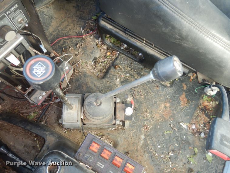 image for item DM3205 2006 GMC C8500  dump truck