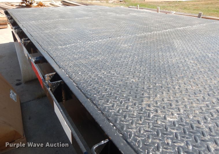 image for item DM3222 2012 Morgan  dump flatbed