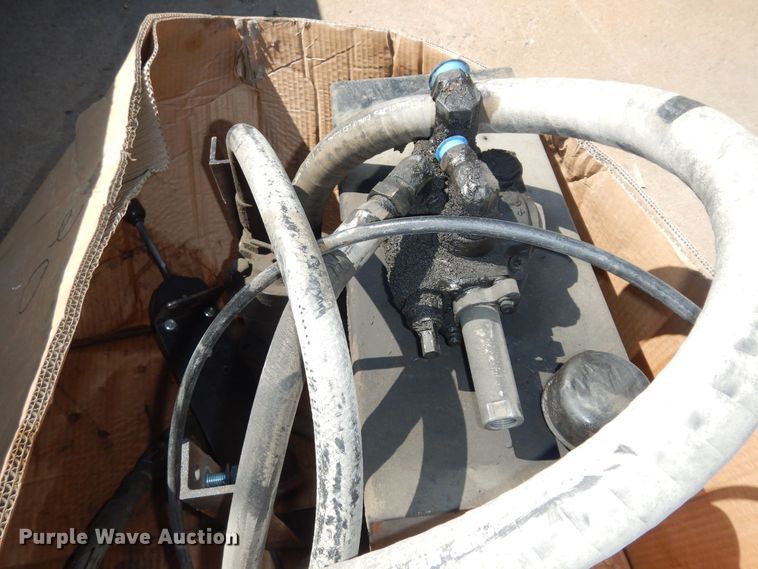 image for item DM3222 2012 Morgan  dump flatbed