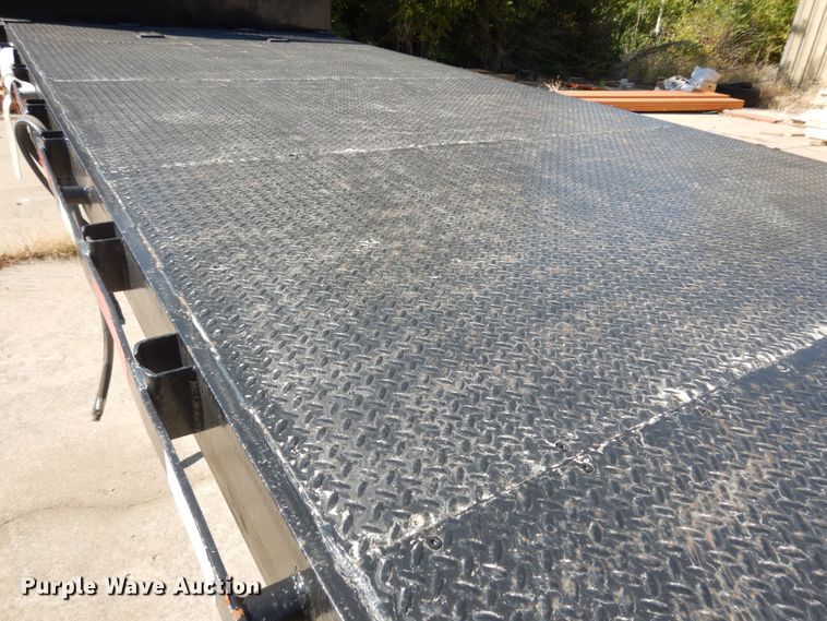 image for item DM3222 2012 Morgan  dump flatbed