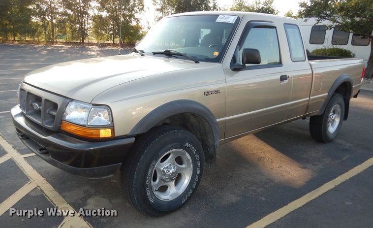 image for item DM3225 2000 Ford Ranger  SuperCab pickup truck