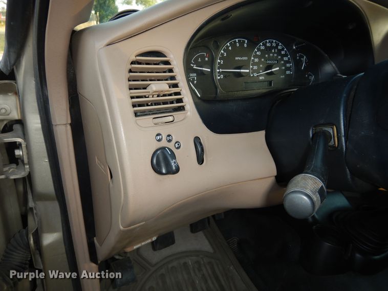 image for item DM3225 2000 Ford Ranger  SuperCab pickup truck