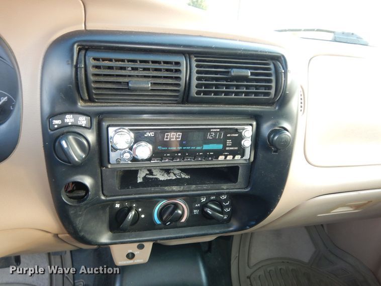 image for item DM3225 2000 Ford Ranger  SuperCab pickup truck