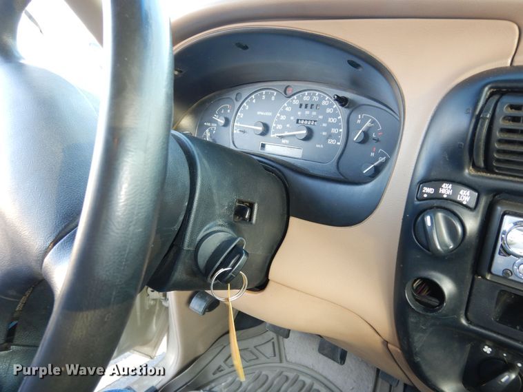 image for item DM3225 2000 Ford Ranger  SuperCab pickup truck