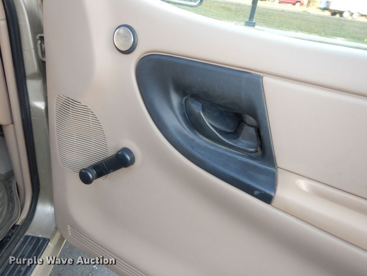 image for item DM3225 2000 Ford Ranger  SuperCab pickup truck