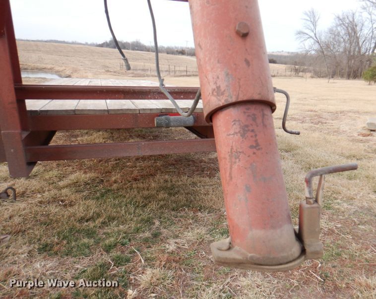 image for item DN1373 1985 Hillsboro  equipment trailer