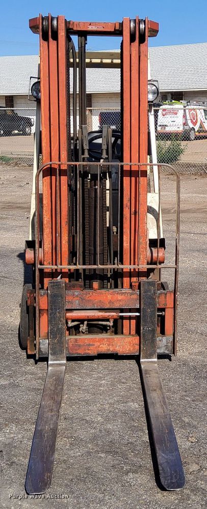 image for item DN6863 Nissan 35  forklift