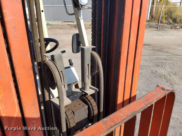 image for item DN6863 Nissan 35  forklift