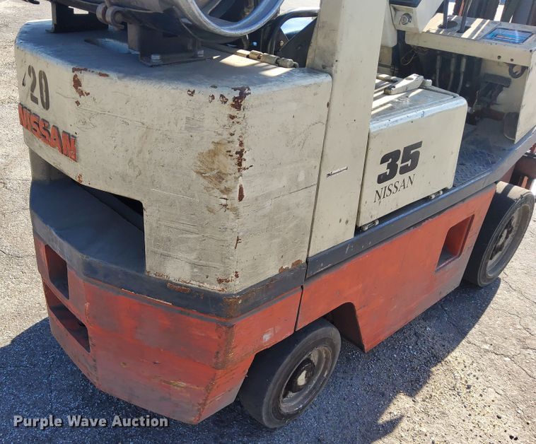 image for item DN6863 Nissan 35  forklift