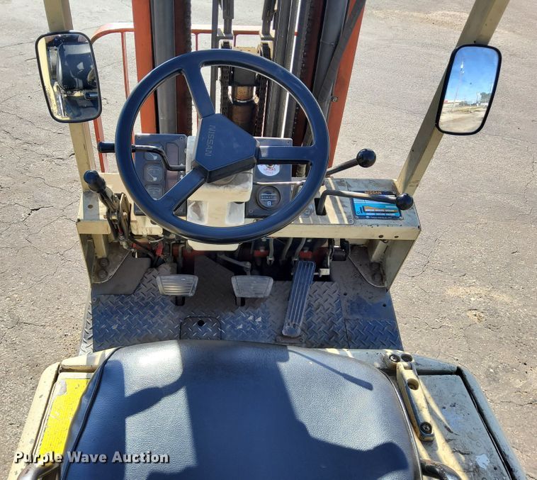 image for item DN6863 Nissan 35  forklift