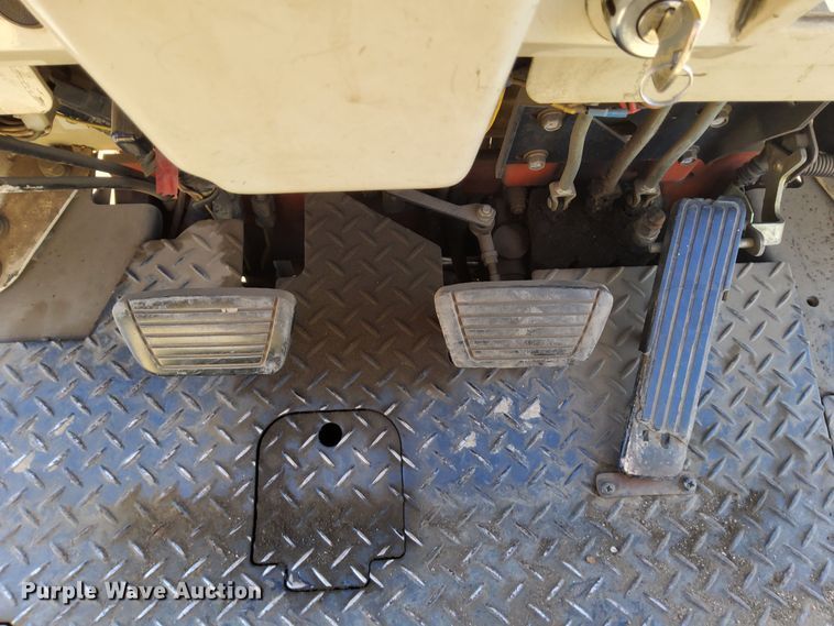 image for item DN6863 Nissan 35  forklift