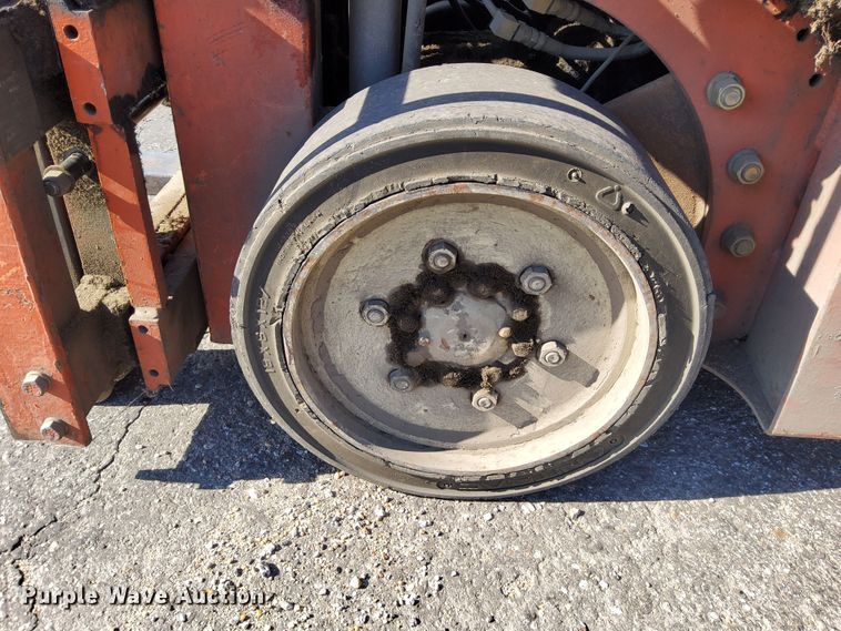 image for item DN6863 Nissan 35  forklift