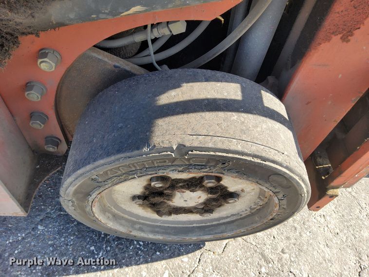 image for item DN6863 Nissan 35  forklift