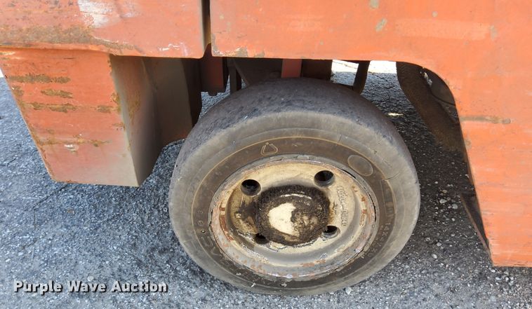 image for item DN6863 Nissan 35  forklift