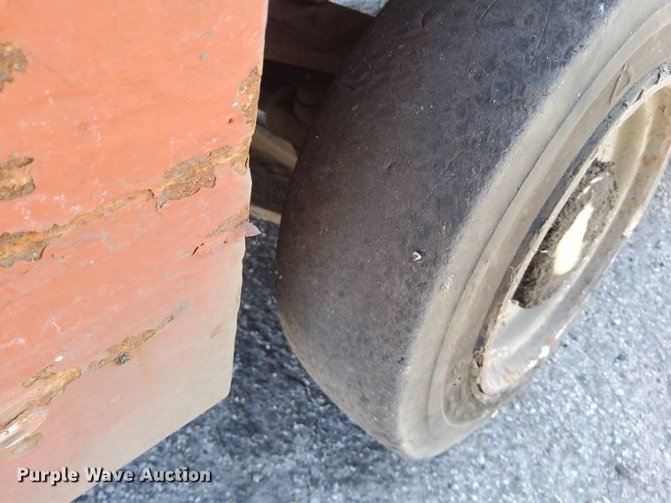 image for item DN6863 Nissan 35  forklift