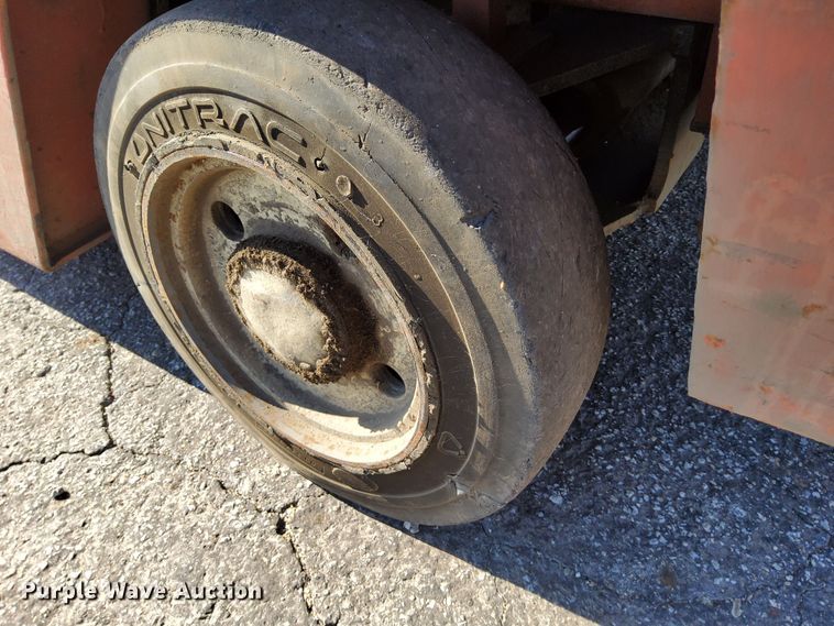 image for item DN6863 Nissan 35  forklift