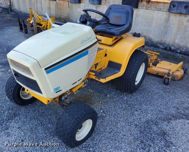 image for item DN6864 Cub Cadet 2082  tractor