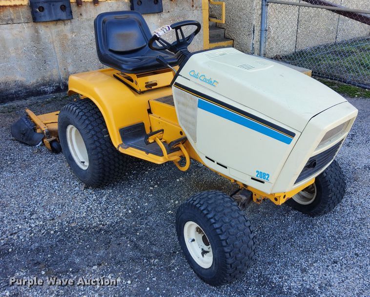 image for item DN6864 Cub Cadet 2082  tractor