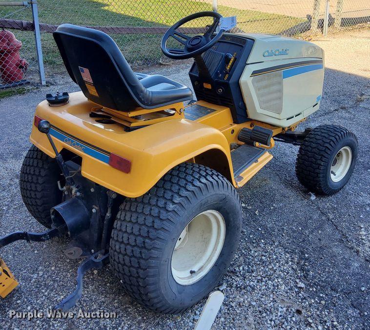 image for item DN6864 Cub Cadet 2082  tractor